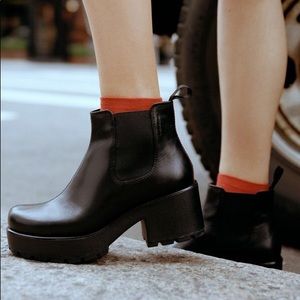 Vagabond Dioon Chelsea Boots
